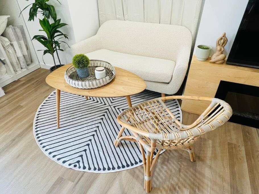 Stylish Cozy One Bedroom Studio With Free Parking Victoria Kültér fotó