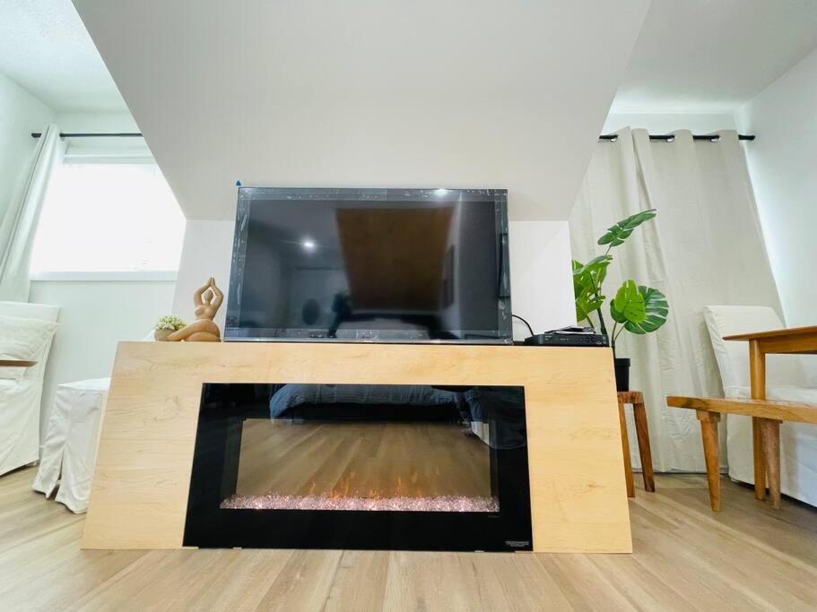 Stylish Cozy One Bedroom Studio With Free Parking Victoria Kültér fotó
