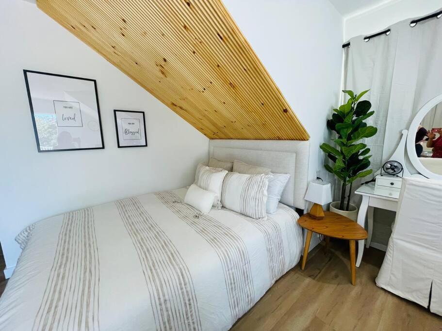 Stylish Cozy One Bedroom Studio With Free Parking Victoria Kültér fotó